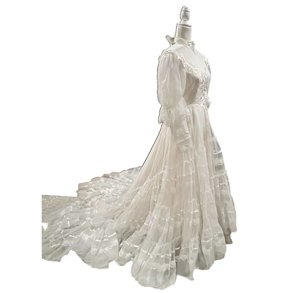 bridallure Women’s SZ 6. VTG White Pink Lace High Neck Long Sleeve Wedding Dress - Picture 5 of 16